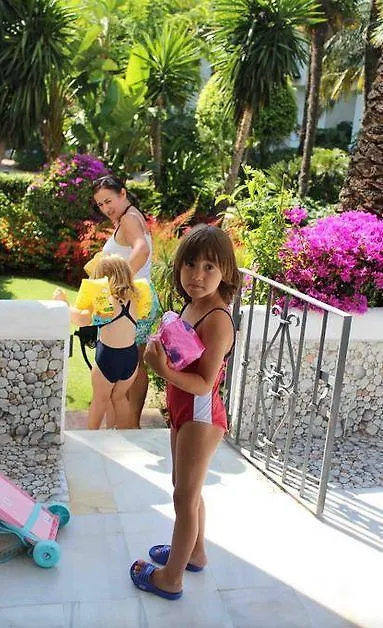 Alcazaba Beach Apartment 3302 إِستيبونا