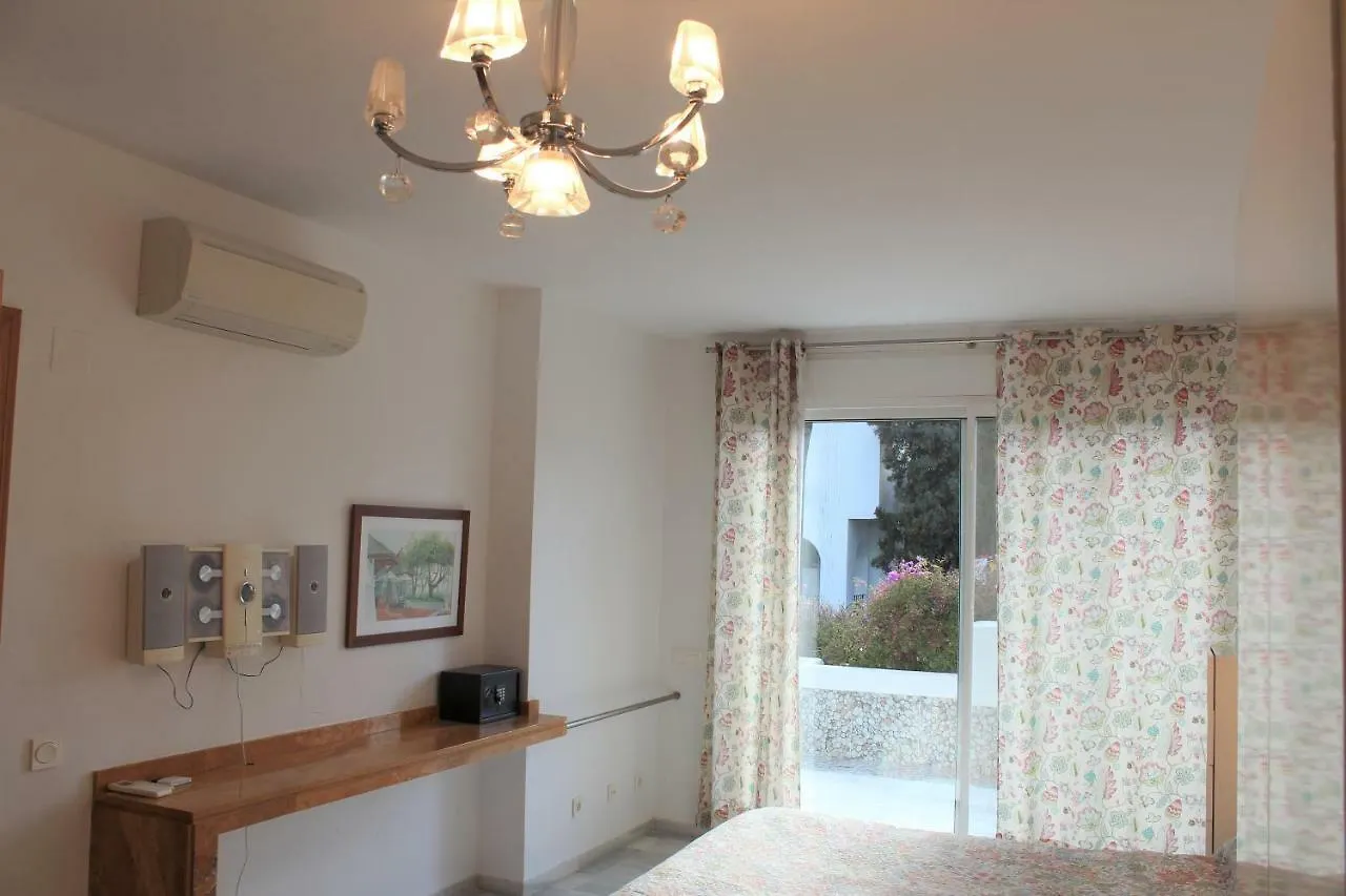 Alcazaba Beach Apartment 3302 Estepona 0*,  Spain
