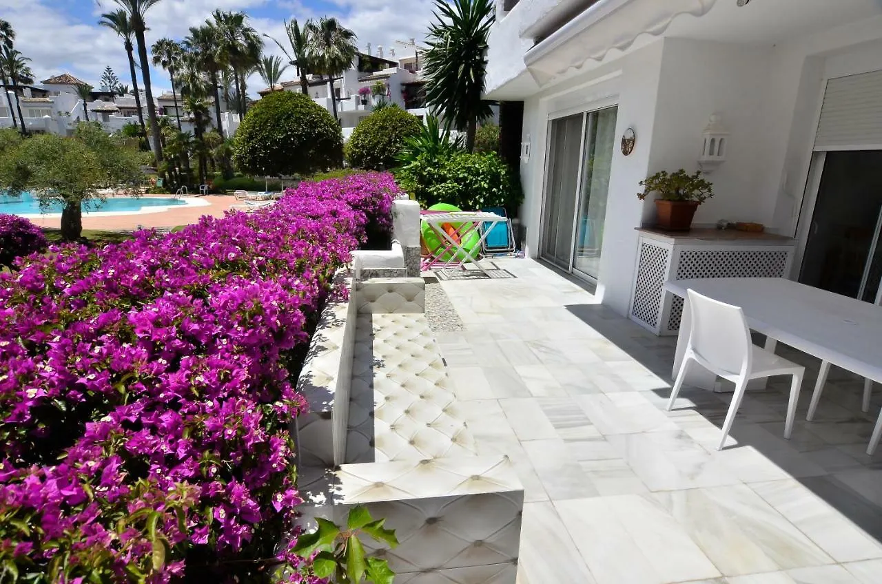 Alcazaba Beach Apartment 3302 إِستيبونا